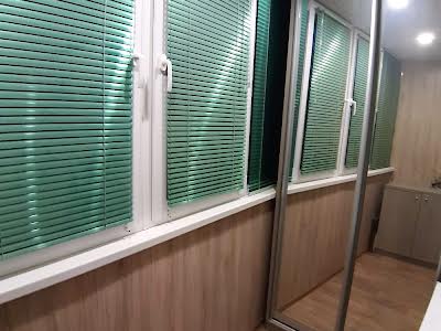 квартира за адресою житловий масив Тополя-3 вул., 8