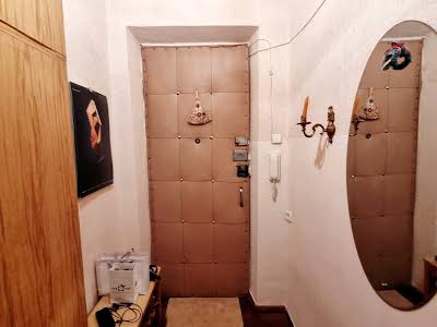 квартира за адресою Білоруська вул., 8