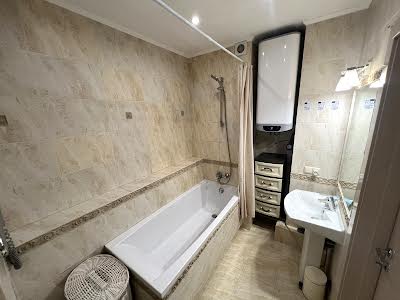 квартира за адресою Левітана вул., 3