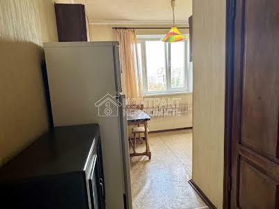 квартира за адресою Перемоги просп., 65б