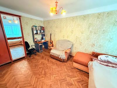 квартира за адресою Юності вул., 4