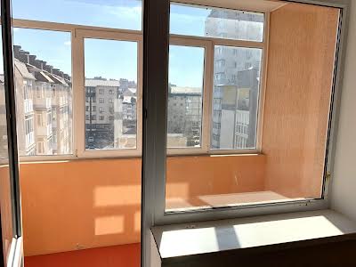 квартира за адресою Академіка Амосова вул., 6