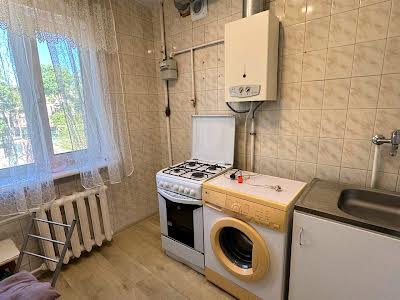 квартира за адресою Євгена Танцюри вул., 13