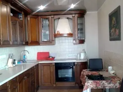 квартира по адресу Літературна, 12