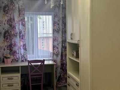 квартира за адресою Звіринецька вул., 65