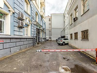 коммерческая по адресу Киев, Богдана Хмельницкого ул., 9