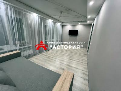 квартира за адресою Чарівна вул., 48