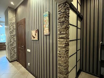 квартира за адресою Ракітіна, 13