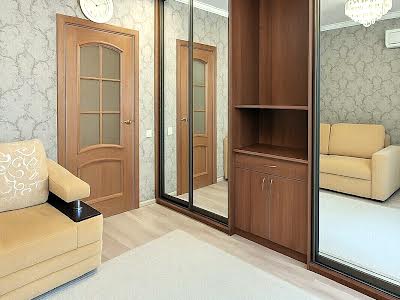 квартира за адресою Сержа Лифаря вул. (Олександра Сабурова), 8-А