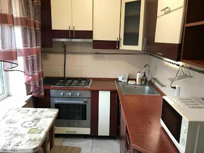 квартира по адресу Строителей ул., 19