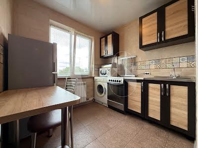 квартира за адресою Антона Головатого вул., 7