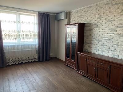 квартира за адресою Авіаконструктора Ігоря Сікорського вул. (Танкова), 1а