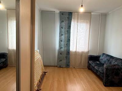 квартира за адресою Миколи Ушакова вул., 18