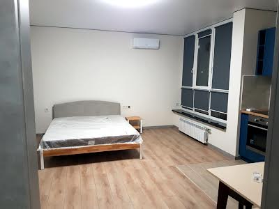 квартира за адресою Набережно-Рибальська вул., 27