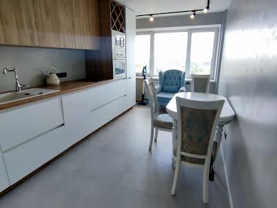 квартира за адресою Святошинська пл., 1