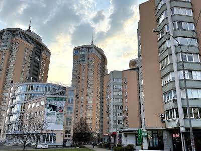 квартира за адресою Раїси Окіпної вул., 8
