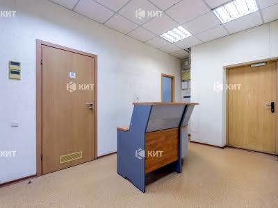 комерційна за адресою Трінклера вул., 9