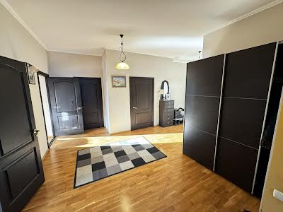 дом по адресу пгт. Слобожанское, Центральная ул., 3