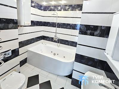 квартира за адресою Анни Ахматової вул., 48
