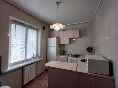 квартира за адресою Ревуцького вул., 7А