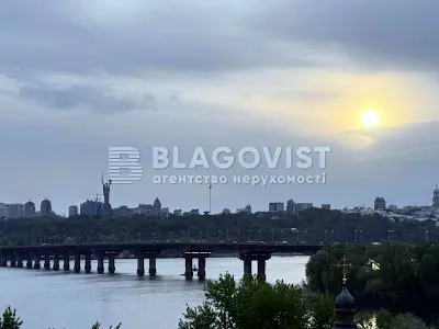 квартира за адресою Дніпровська набережна вул., 3