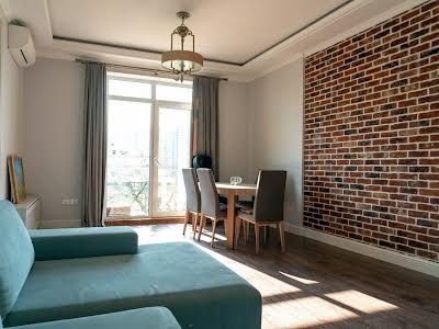 квартира по адресу Французский бульв., 60б