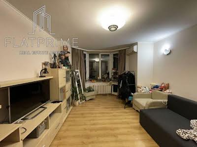 квартира за адресою Анни Ахматової вул., 35