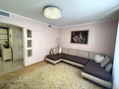 квартира за адресою Миколи Амосова вул., 4