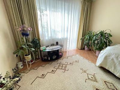 квартира за адресою Коновальця вул., 19