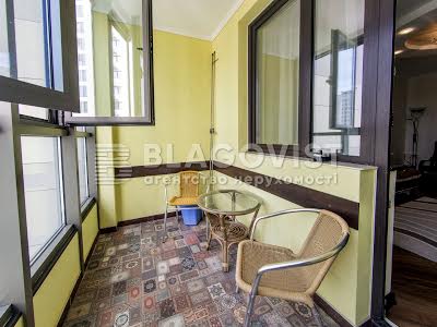 квартира за адресою Патріарха Мстислава Скрипника вул., 40