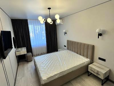 квартира за адресою Височана вул., 18