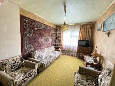 дом по адресу горіхова, 58