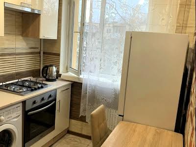 квартира по адресу Тополя-2 ул., 17