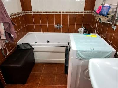 квартира по адресу Будівельників ул., 1