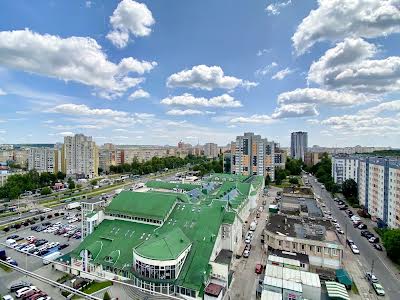 квартира за адресою Віктора Чукаріна вул., 6
