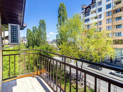 комерційна за адресою Роксолани вул., 8