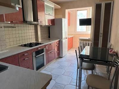 квартира за адресою Генерала Петрова вул., 23