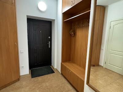 квартира за адресою Спортивна вул., 18