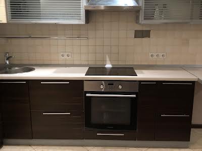 квартира за адресою Анни Ахматової вул., 20/22