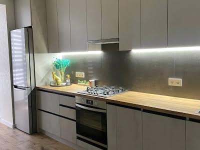 квартира за адресою Співдружності вул., 6