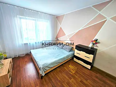 квартира за адресою Софії Русової вул., 5-Б