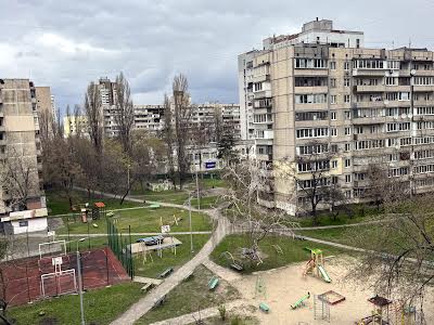 квартира за адресою Микільсько-Слобідська вул., 4