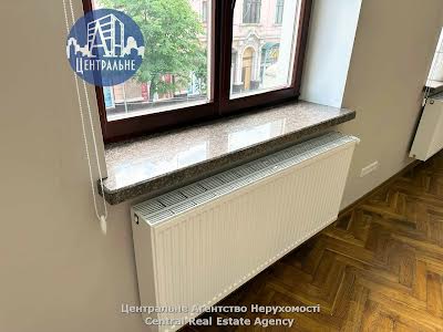 комерційна за адресою Івана Франка вул., 11