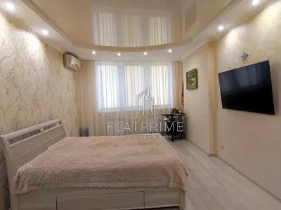 квартира за адресою Ревуцького вул., 7-В
