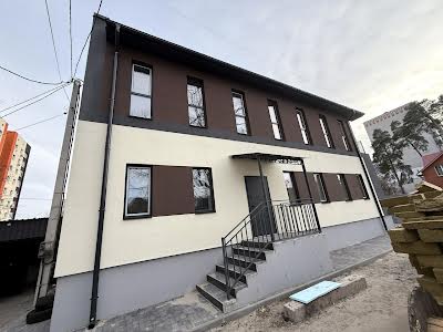 комерційна за адресою Соборна вул., 107