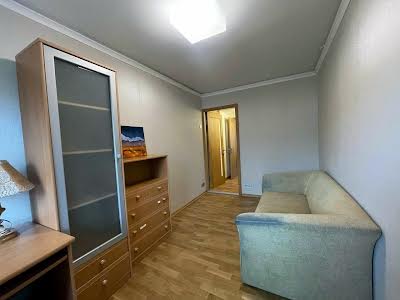 квартира за адресою Харківських Дивізій вул., 10