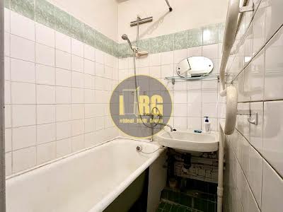 квартира за адресою Амвросія Бучми бульв., 5/1