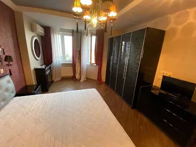квартира за адресою Любомира Гузара просп. (Космонавта Комарова), 26