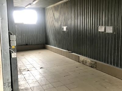 комерційна за адресою Центральна, 12