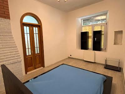 квартира по адресу троїцька, 2